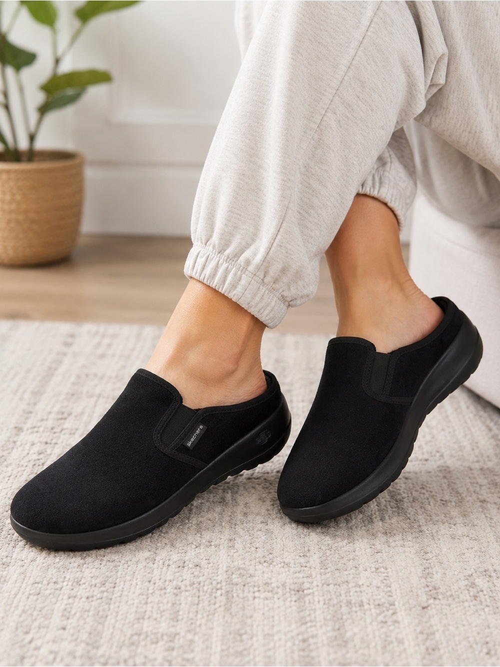 Skechers Balance Mule Slippers Women’s 10 Black Faux Fur Lined Comfort Shoes